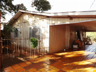 VENDE-SE 2 CASAS NO TERRENO JD ALVORADA PROX. PRAÇA SÃO VICENTE