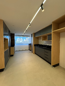 Apartamento com 2 Quartos e 70 m² na Zona 07 - Maringá/PR