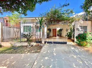 Duas  casas em terreno inteiro no jd Monte Rei