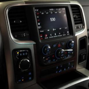 RAM 1500 CLASSIC LARAMIE 5.7 CD V8 4X4 AUT. 2022