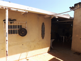 VENDE-SE CASA JD ALVORADA OU TROCA POR APTO (-) VALOR