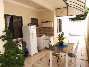 VENDE-SE CASA PQUE RES TUIUTI BOA LOCALIZAÇÃO