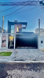 Linda Residência Maringá com 2 Suítes + 1 quarto.