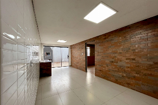 Casa à venda na Vila Esperança ao lado da UEM