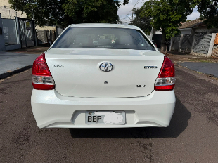 TOYOTA ETIOS SEDAN X 1.5 AUTOMÁTICO