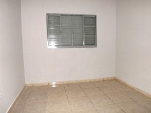 ALUGA-SE CASA JD UNIVERAL SARANDI PR
