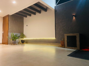 VENDE-SE BELA CASA TODA MOBILIADA. JD ALVORADA PROX. PRAÇA FARROUPILHA