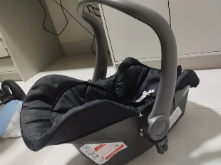 Carrinho de bebê e bebê conforto Galzerano