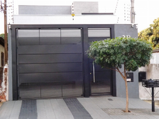 VENDE-SE BELA CASA TODA MOBILIADA. JD ALVORADA PROX. PRAÇA FARROUPILHA