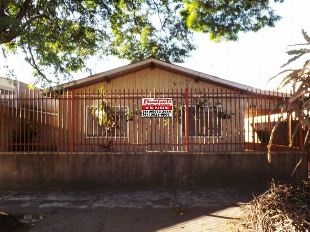 VENDE-SE 2 CASAS NO TERRENO JD ALVORADA PROX. PRAÇA SÃO VICENTE