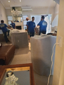 Mudança completa,  mudança Maringá e região,  encaixotar,  ajudante p/ carregar e descarregar, desmontagem e montagem de móveis na mudança.