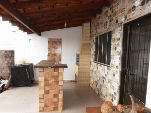 ALUGA-SE CASA LOTEAMENTO VILA VERDE IGUARAÇU-PR