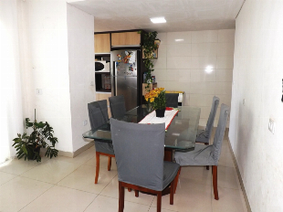 VENDE-SE SOBRADO JD IMPERIAL II. TROCA POR IMOVEL ATÉ 50% DO VALOR