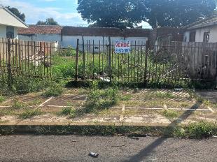 meio terreno enfrente o HU