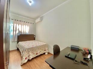 EXCELENTE CASA SEMI MOBILIADA COM EDÍCULA NO JARDIM MONTE REI