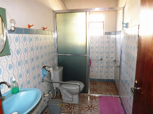 VENDE-SE 2 CASAS NO TERRENO VILA SANTO ANTONIO PROX. COPEL