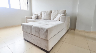 SOFÁ COM CHAISE À VENDA POR APENAS R$ 1.500,00