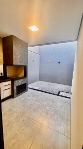 Linda Residência Maringá com 2 Suítes + 1 quarto.