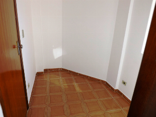 ALUGA-SE APTO ED. CALAMARES ZONA 07. À 200M2 DO SHOOPING AVENIDA CENTER