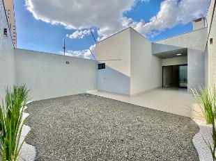 BELÍSSIMA CASA NO JARDIM TRÊS LAGOAS