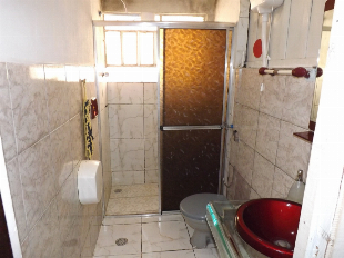 VENDE-SE BELO TERRENO 665M² (17,50 X 38). VILA SANTO ANTONIO C/ 2 CASAS
