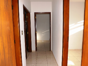 ALUGA-SE APTO SOBRE LOJA. COMERCIAL OU RESIDENCIAL. AV. PEDRO TAQUES Nº 1350. EM FRENTE A SANEPAR