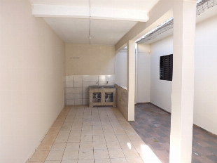 ALUGA-SE CASA JD NOVO OASIS PRÓX. AV. GUAIAPÓ