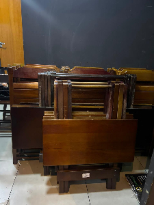 VENDE-SE CONJUNTO DE MESAS + CADEIRAS PARA RESTAURANTE