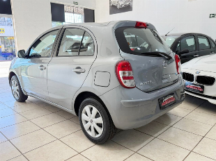 Nissan March S 1.0 Flex Economico *-baixo km*