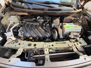 Nissan Versa Unique 1.6 16v flexstar 4p aut.