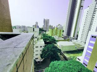 Apartamento Amplo e Mobiliado no Ed. Monte Líbano, perto parque do Ingá, Maringá/PR