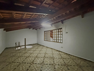CASA PARA LOCAÇÃO | 1 SUÍTE + 2 QUARTOS, CHURRASQUEIRA E 3 VAGAS NA VILA ESPERANÇA
