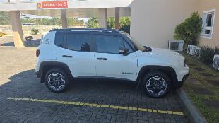 Jeep Renegade Altitude 2026 apenas 5000 km quitado único dono top branco pérola