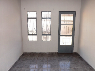 ALUGA-SE CASA DE FUNDOS VILA MORANGUEIRA