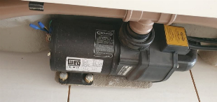 Banheira de Hidromassagem tam 1,70X0,75 cor Branca Marca Jacuzzi - completa c/ motor e aquecedor