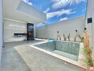 BELÍSSIMA CASA COM PISCINA NO JARDIM ORIENTAL