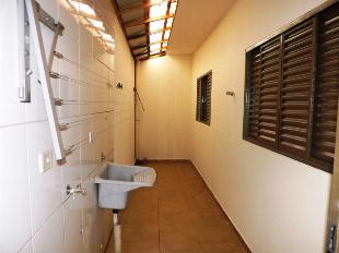 ALUGA-SE CASA JD. ALVORADA PRÓX. UPA ZONA NORTE