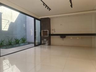A venda com 3 suítes + piscina spa no Jardim Tóquio - Maringá