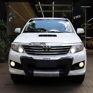 TOYOTA HILUXSW4 SRV4X4 2015