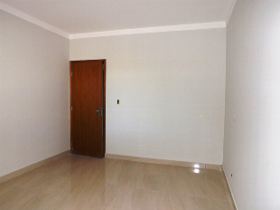 VENDE-SE CASA NOVA JD ORIENTAL