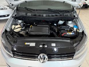 Volkswagen Fox Highline 1.6 Flex (Baixo Km)