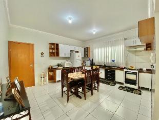 EXCELENTE CASA SEMI MOBILIADA COM EDÍCULA NO JARDIM MONTE REI