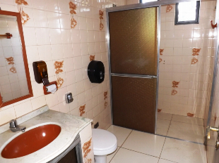 ALUGA-SE APTO SOBRE LOJA. COMERCIAL OU RESIDENCIAL. AV. PEDRO TAQUES Nº 1350. EM FRENTE A SANEPAR