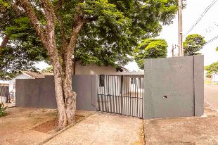 Casa à venda na Vila Esperança ao lado da UEM