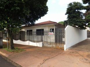 ALUGA-SE CASA JD ALVORADA AO LADO DO CENTRO ESPORTIVO