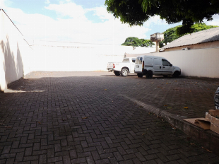 ALUGA-SE SALA SOBRE LOJA AV. TUIUTI PRÓX. MERCADO AMIGÃO