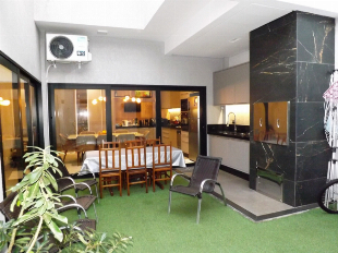 VENDE-SE BELA CASA TODA MOBILIADA. JD ALVORADA PROX. PRAÇA FARROUPILHA