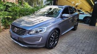 VOLVO XC60 D5 MOMENTUM 2017