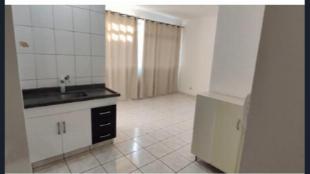 Aluga-se KitNet na Zona 4