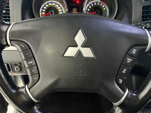 Mitsubishi Full 3D 3.8 V6 Aut. 4x4 Sem Retoque